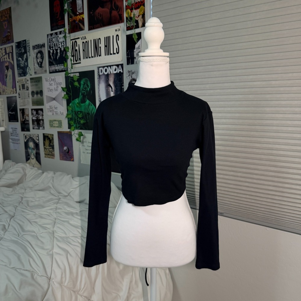 Motel Black Open Back Tie Crop Top Long Sleeve Y2K Going Out Top‎